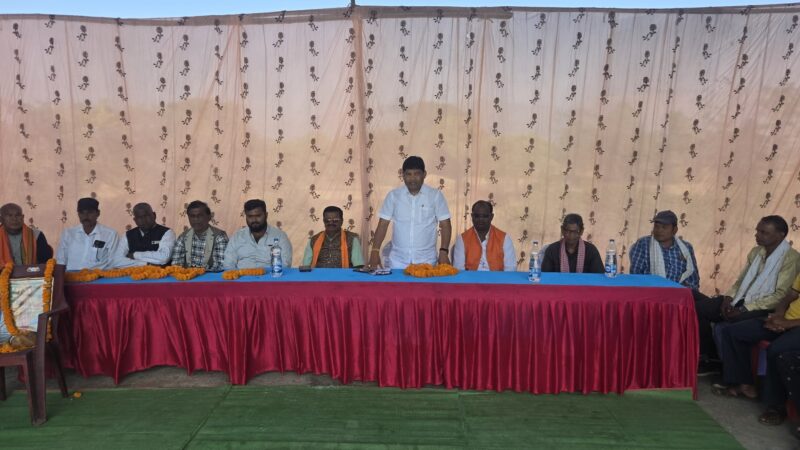 डॉ. खिलावन साहू ने पतेरापाली कला में धान खरीदी केंद्र का किया शुभारंभ