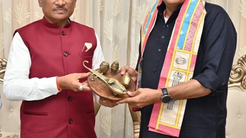 केंद्रीय पर्यटन एवं संस्कृति मंत्री गजेन्द्र सिंह शेखावत ने मुख्यमंत्री विष्णुदेव साय से की सौजन्य भेंट