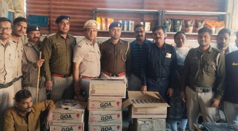 डेली नीड्स से लाखों की मदिरा बरामद..