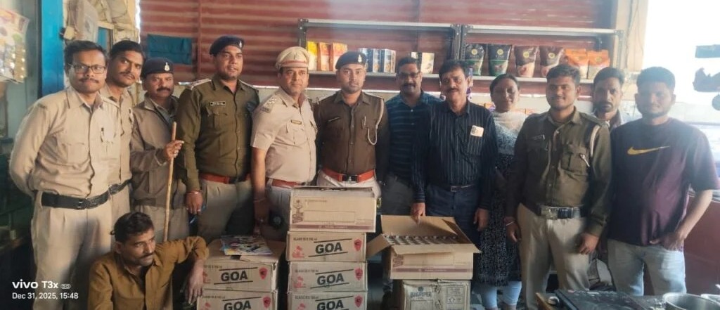डेली नीड्स से लाखों की मदिरा बरामद..
