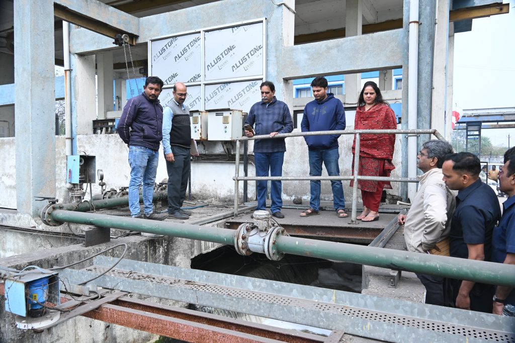 खारून नदी में गिर रहा गंदा पानी, MLA मूणत ने अधिकारियों को 5 दिन का दिया अल्टीमेटम… कहा- लापरवाही बरतने पर होगी कड़ी कार्रवाई