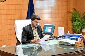 कलेक्टर ने की धान खरीदी प्रगति की समीक्षा,उठाव में तेजी लाने व कड़ी निगरानी के निर्देश