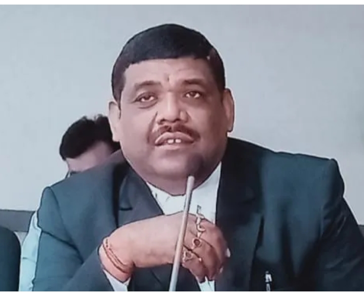 सड़े चावल सप्लाई करने वालो के खिलाफ कार्यवाही हो- विधायक प्रतिनिधि गिरधर जायसवाल